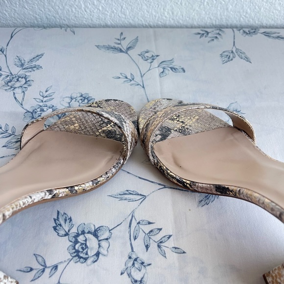 gold snake print block heels - Picture 4 of 4